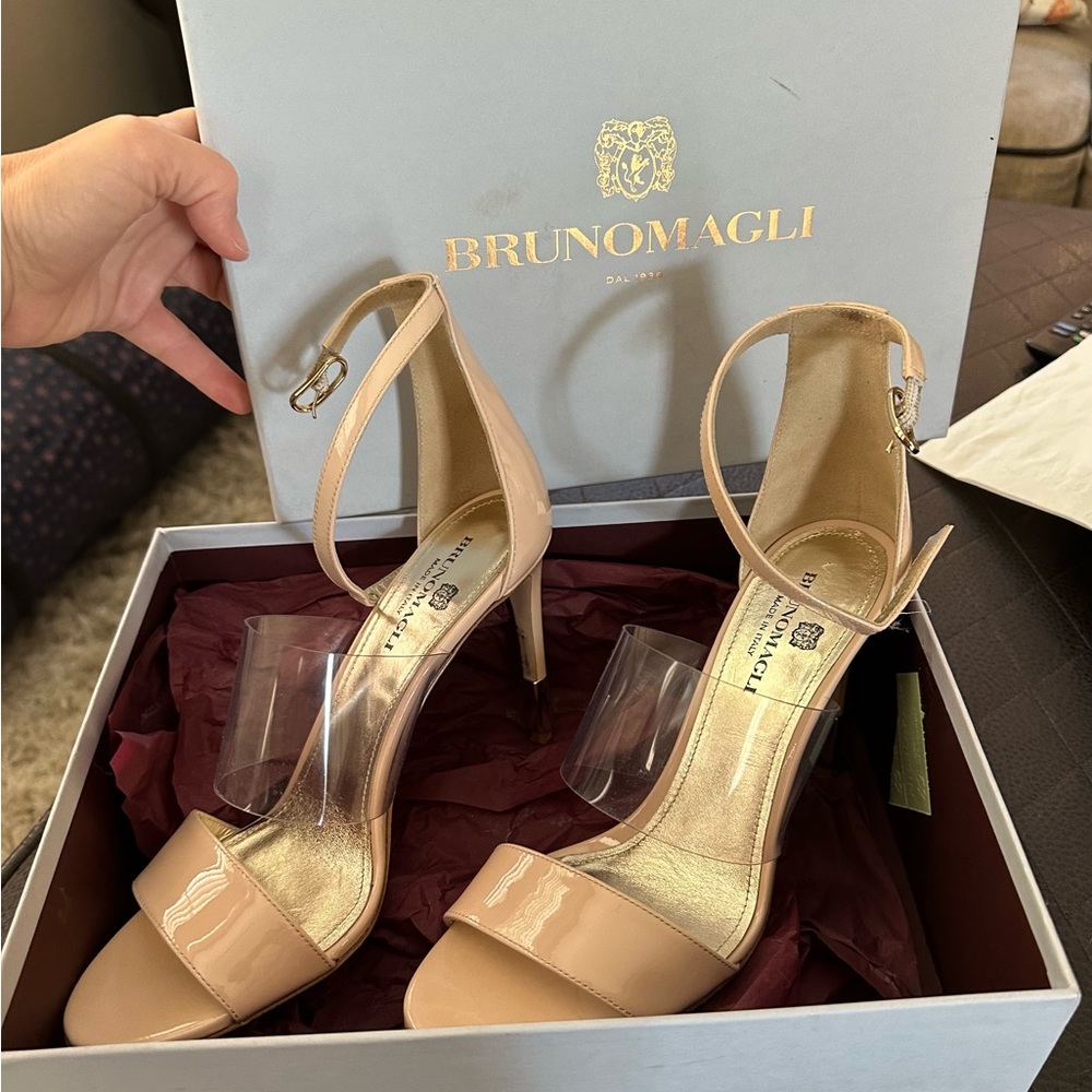 Bruno Magli open toe gold tip heel